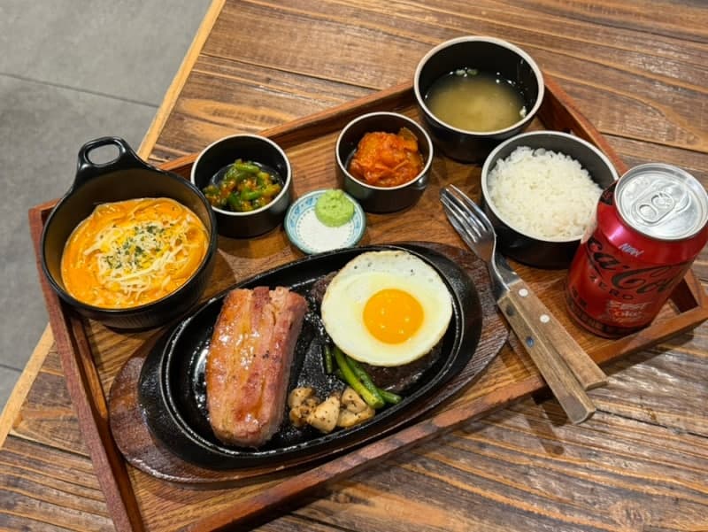 Wangsimni's Budget Steak Set Is Breaking the Internet